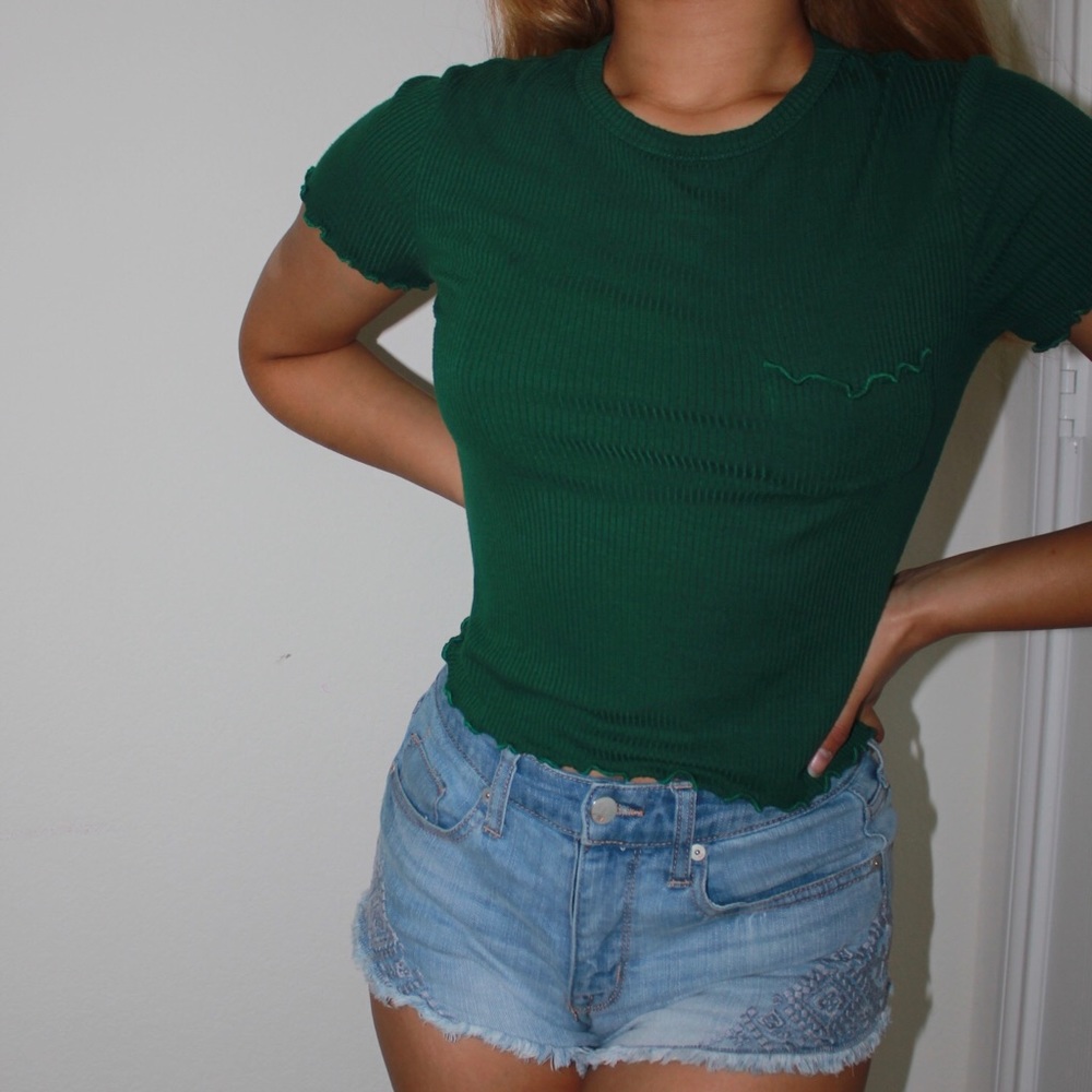 lettuce edge cropped green top